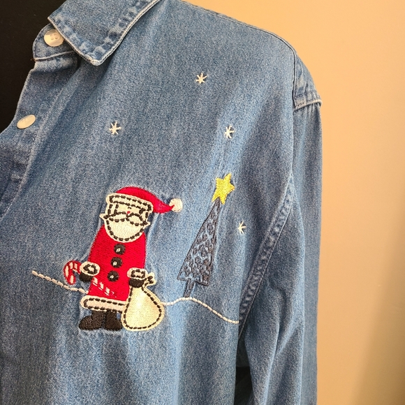 🎄Vintage Christmas Embroidered Button Down Denim Shirt Size Large - Picture 2 of 8